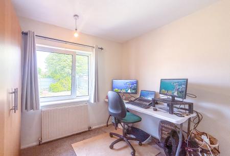 3 bedroom Semi-detached house to let in Park Avenue, Bushey, WD23