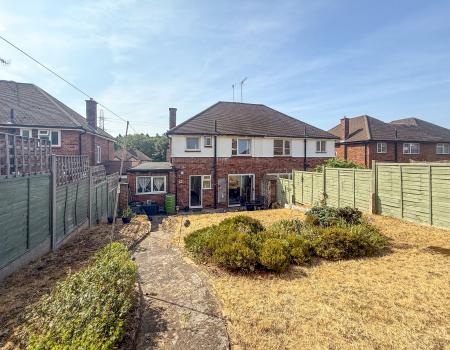 3 bedroom Semi-detached house to let in Park Avenue, Bushey, WD23