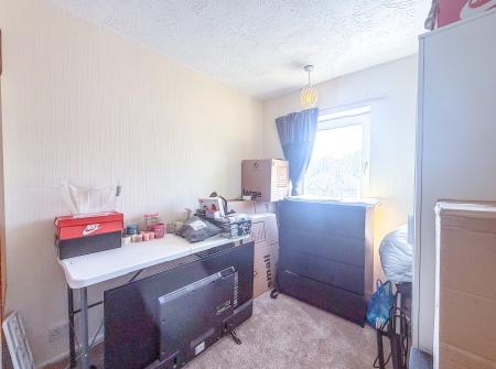 3 bedroom Semi-detached house to let in Park Avenue, Bushey, WD23