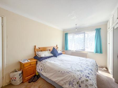 3 bedroom Semi-detached house to let in Park Avenue, Bushey, WD23