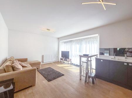 3 bedroom Flat to let in The Spinney, Nascot, Watford, WD17