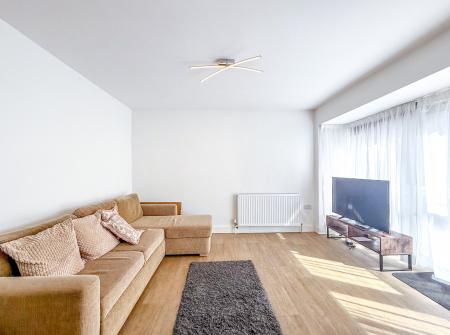 3 bedroom Flat to let in The Spinney, Nascot, Watford, WD17