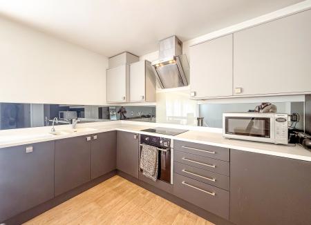 3 bedroom Flat to let in The Spinney, Nascot, Watford, WD17