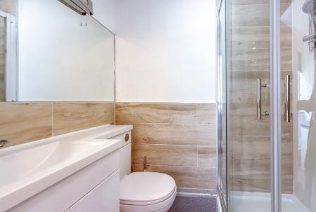 3 bedroom Flat to let in The Spinney, Nascot, Watford, WD17