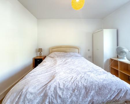 3 bedroom Flat to let in The Spinney, Nascot, Watford, WD17