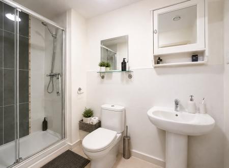 2 bedroom Flat for sale in Flanders Court, St. Albans Roa, Watford, WD17