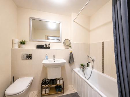 2 bedroom Flat for sale in Flanders Court, St. Albans Roa, Watford, WD17