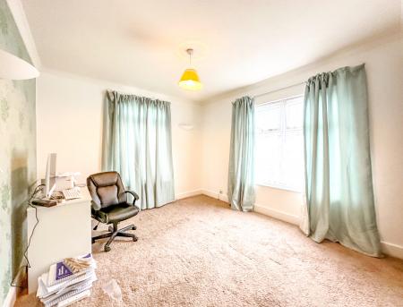 1 bedroom Flat to let in Sandringham Road, Nth Wat, Watford, WD24