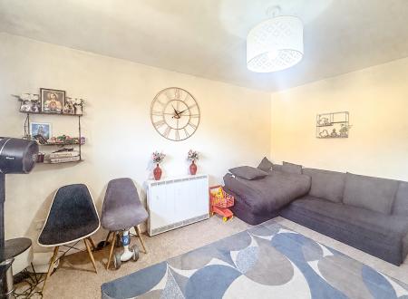 1 bedroom Flat to let in Explorer Drive, Watford, WD18
