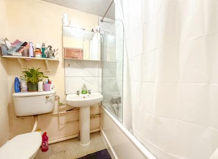 1 bedroom Flat to let in Explorer Drive, Watford, WD18