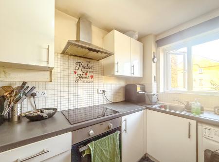 1 bedroom Flat to let in Explorer Drive, Watford, WD18