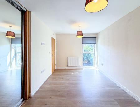 2 bedroom Flat to let in Otter Way, West Drayton, UB7