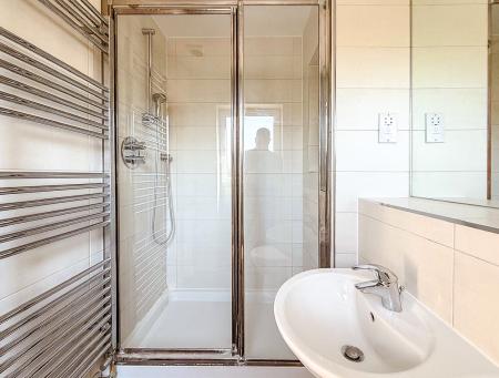 2 bedroom Flat to let in Otter Way, West Drayton, UB7
