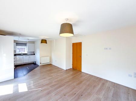 2 bedroom Flat to let in Otter Way, West Drayton, UB7
