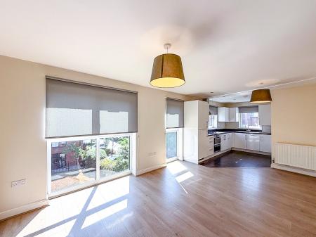 2 bedroom Flat to let in Otter Way, West Drayton, UB7