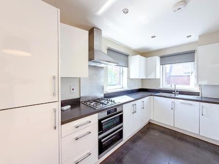 2 bedroom Flat to let in Otter Way, West Drayton, UB7