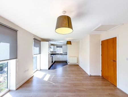 2 bedroom Flat to let in Otter Way, West Drayton, UB7