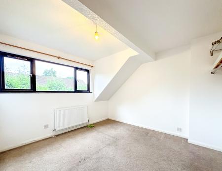 2 bedroom Maisonette to let in Herga Court, Watford, WD17