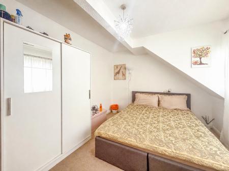 2 bedroom Maisonette to let in Herga Court, Watford, WD17