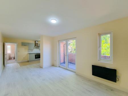 1 bedroom Flat to let in Garston Park Parade, Garston, WD25