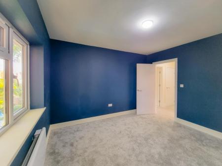 1 bedroom Flat to let in Garston Park Parade, Garston, WD25