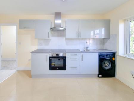 1 bedroom Flat to let in Garston Park Parade, Garston, WD25