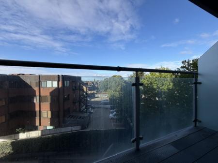 1 bedroom Flat to let in Wilmington Close, Watford, WD18
