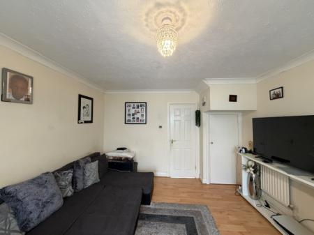 2 bedroom Terraced House to let in Norbury Avenue, Reeds, Watford, WD24