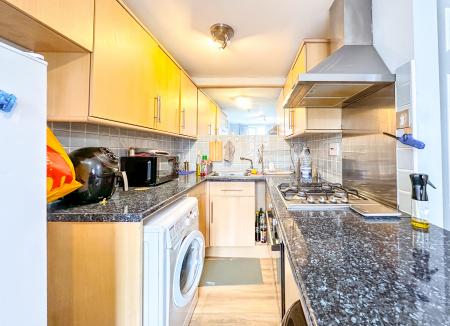 1 bedroom Flat to let in Queens Road, Watford, WD17