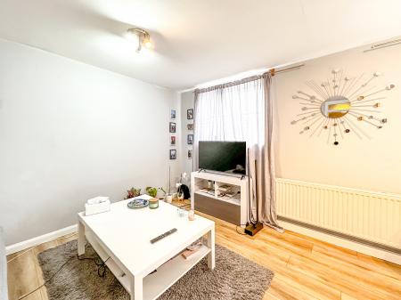 1 bedroom Flat to let in Queens Road, Watford, WD17