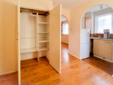 1 bedroom Studio flat to let in Southwold Road, Nth Wat, Watford, WD24