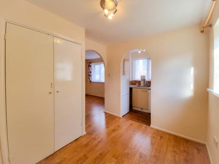 1 bedroom Studio flat to let in Southwold Road, Nth Wat, Watford, WD24