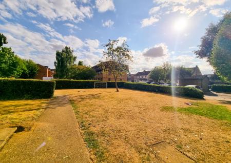 1 bedroom Studio flat to let in Southwold Road, Nth Wat, Watford, WD24