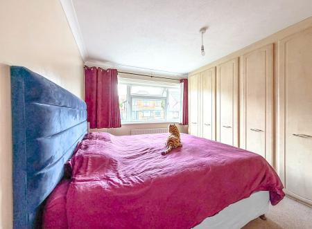 3 bedroom Semi-detached house to let in Valley Walk, Croxley Green, WD3