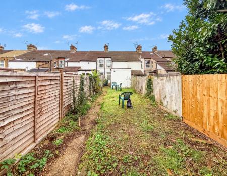 2 bedroom Terraced House to let in Regent Street, Watford, WD24