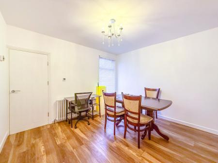 2 bedroom Terraced House to let in Regent Street, Watford, WD24