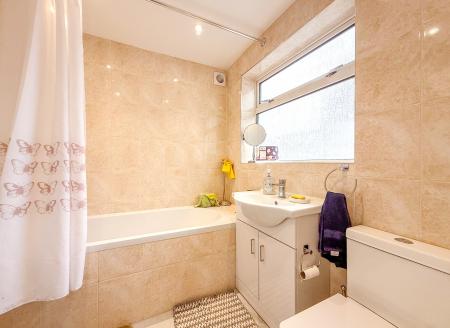 2 bedroom Terraced House to let in Regent Street, Watford, WD24
