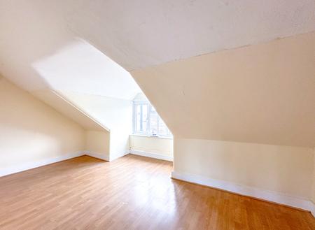 3 bedroom Flat to let in St Albans Road, Watford, WD24