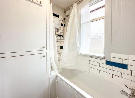 3 bedroom Flat to let in St Albans Road, Watford, WD24