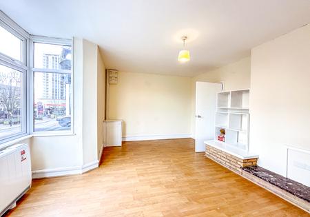 3 bedroom Flat to let in St Albans Road, Watford, WD24
