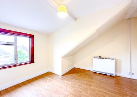 3 bedroom Flat to let in St Albans Road, Watford, WD24