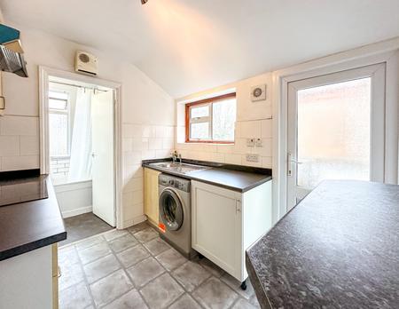 3 bedroom Flat to let in St Albans Road, Watford, WD24