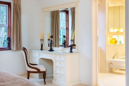 5 bedroom Detached house for sale in Bush Hill, Winchmore Hill, London, N21