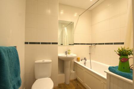 3 bedroom Detached house for sale in Cameron Close, Wood Green, London, N22