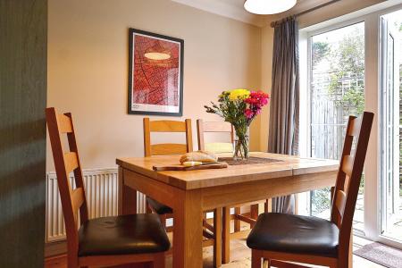 3 bedroom Detached house for sale in Cameron Close, Wood Green, London, N22