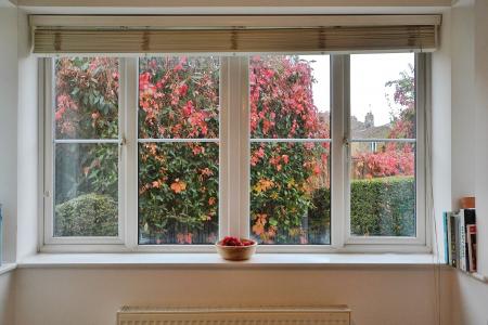 3 bedroom Detached house for sale in Cameron Close, Wood Green, London, N22