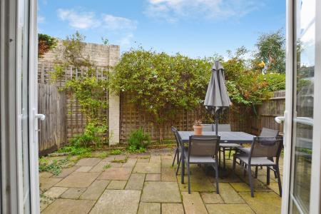3 bedroom Detached house for sale in Cameron Close, Wood Green, London, N22