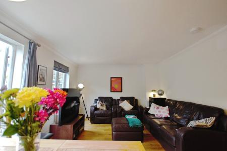 3 bedroom Detached house for sale in Cameron Close, Wood Green, London, N22