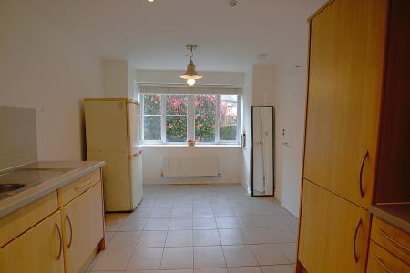 3 bedroom Detached house for sale in Cameron Close, Wood Green, London, N22