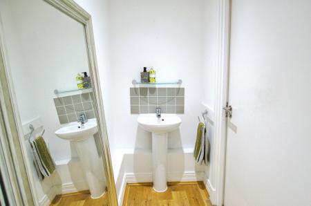 3 bedroom Detached house for sale in Cameron Close, Wood Green, London, N22